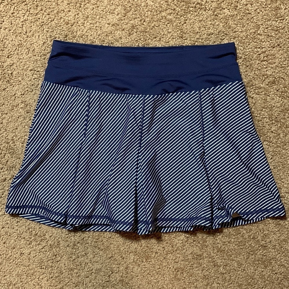 Kyodan SKORT Size XS, zipper pocket in back, very good condition, blue & white